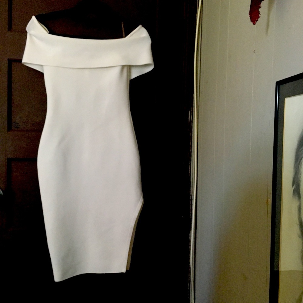 Sexy White Dress!?(with side slit)